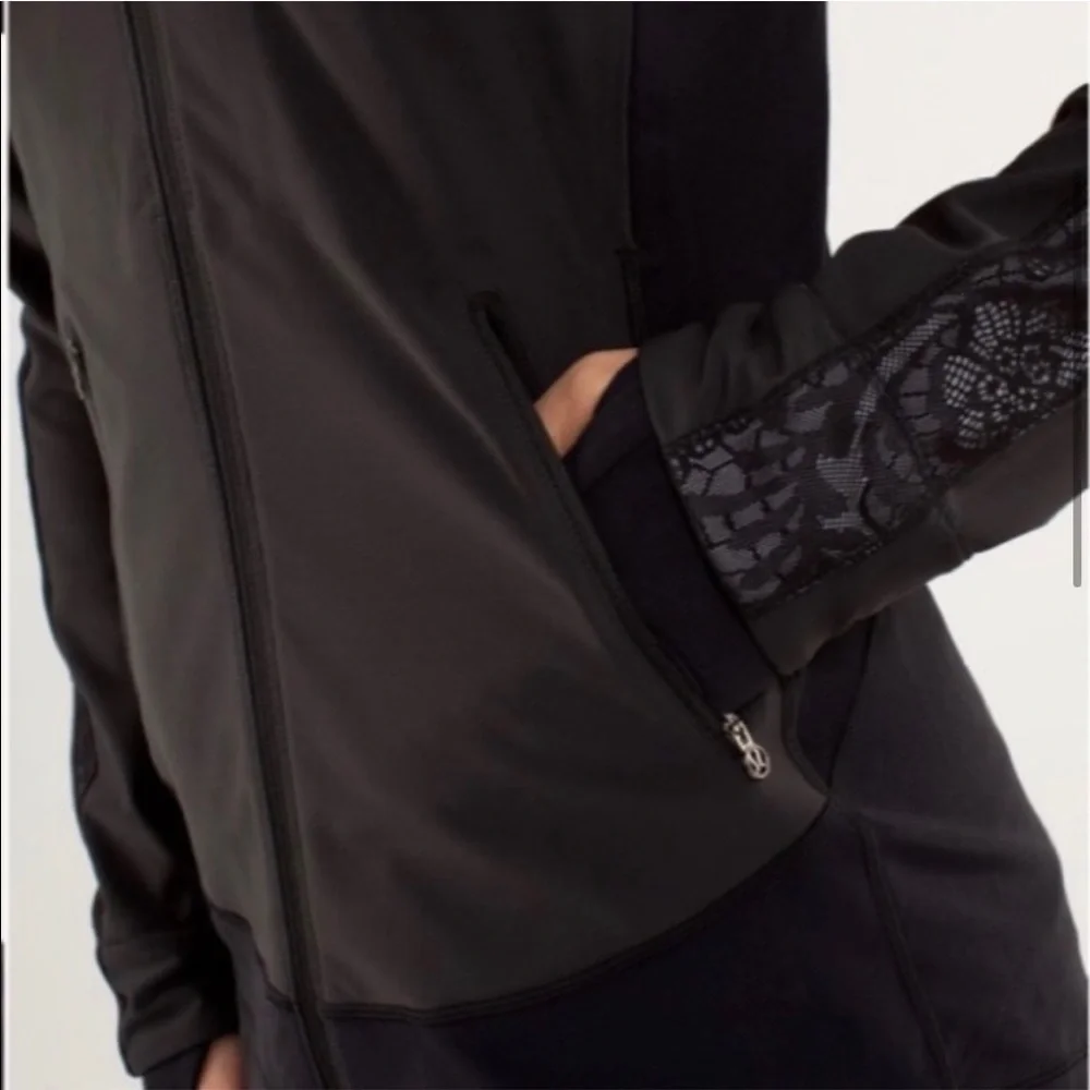 Lululemon Run Draft Dodger Jacket - good used condition - Picture 5 of 15